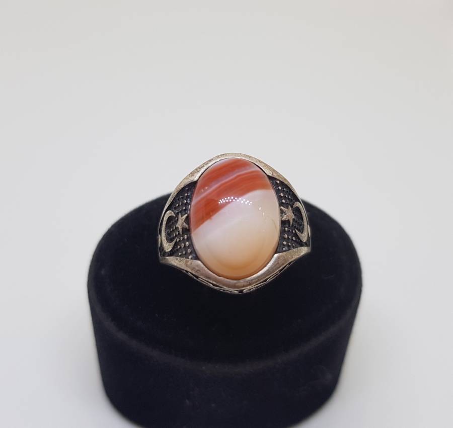 ÜZERİNDE SÜLEYMANİYE AKİĞİ BULUNAN YAN KISIMLARI AY YILDIZLI ÖZEL YAPIM GÜMÜŞ YÜZÜK