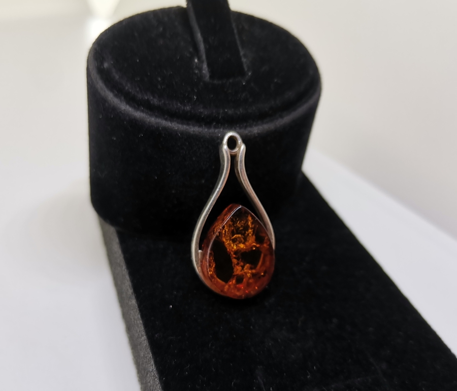 ÖZEL YAPIM DAMLA KEHRİBAR KOLYE UCU