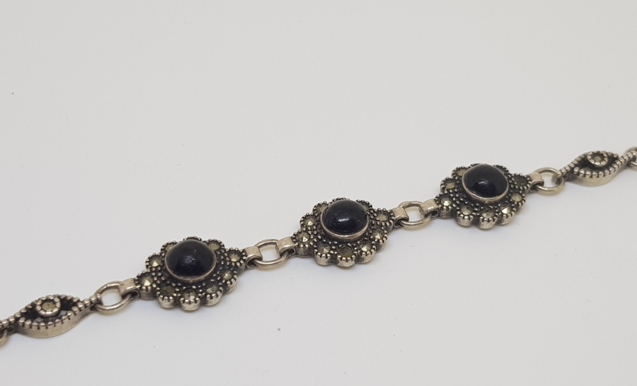 AKİK VE MARGAZİT TAŞLI GÜMÜŞ BİLEKLİK