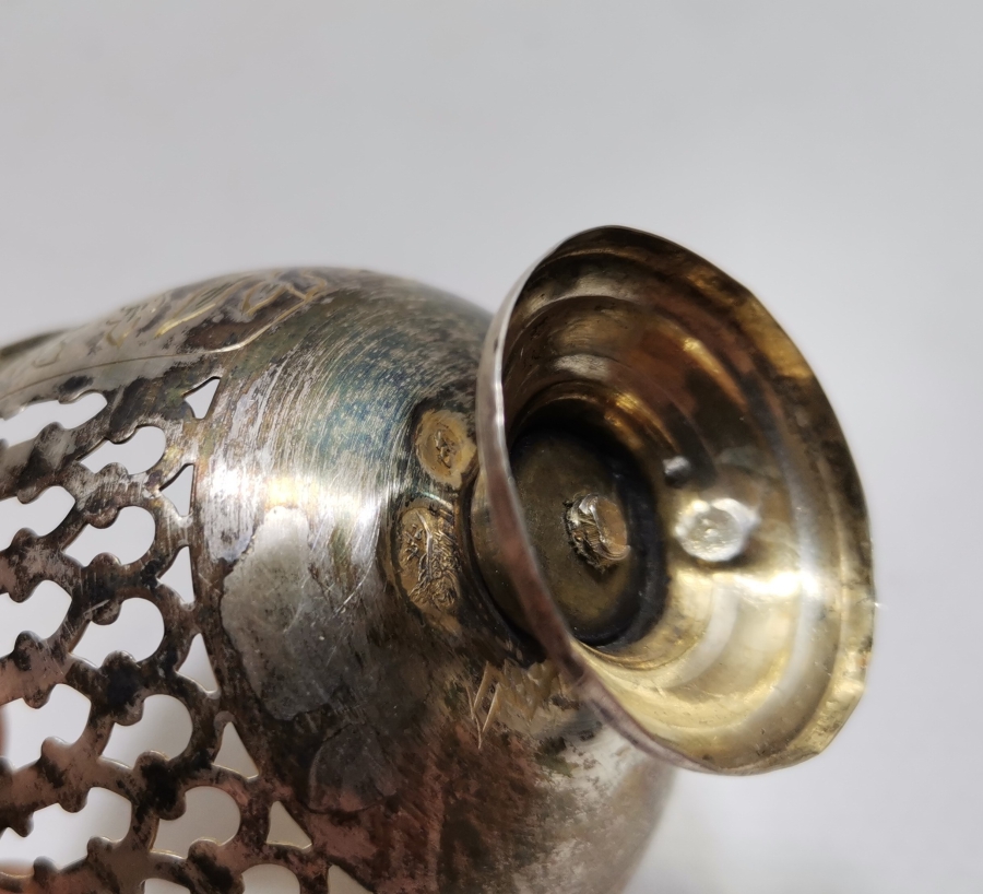 TESTERE VE KALEM İŞÇİLİKLİ OSMANLI DÖNEMİ TUĞRALI GÜMÜŞ ÇİFT FİNCAN ZARFI