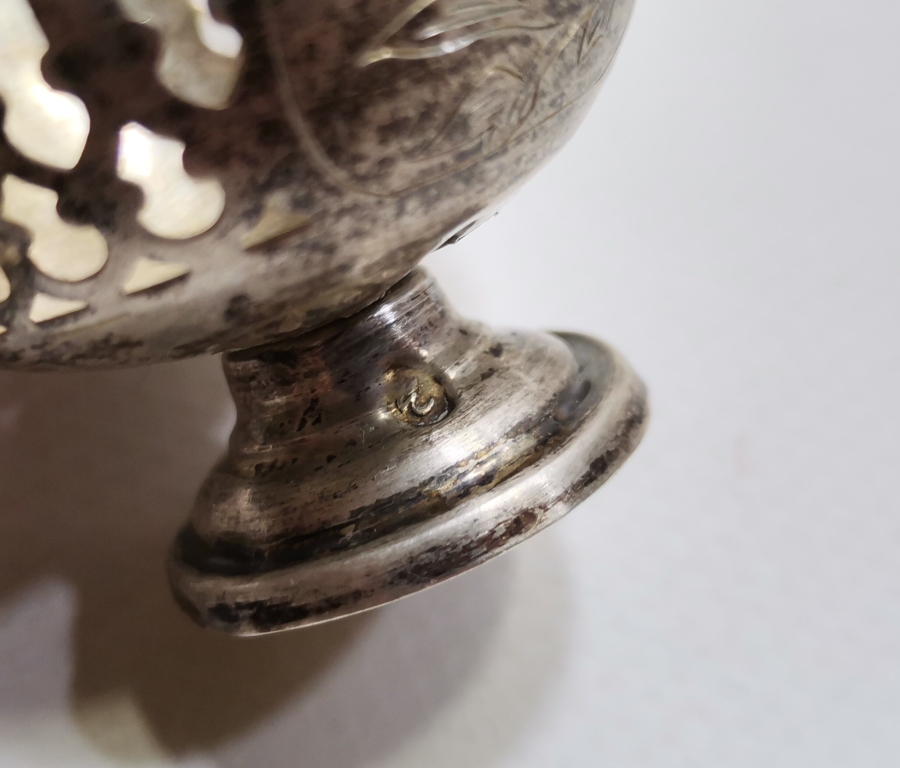 TESTERE VE KALEM İŞÇİLİKLİ OSMANLI DÖNEMİ TUĞRALI GÜMÜŞ ÇİFT FİNCAN ZARFI