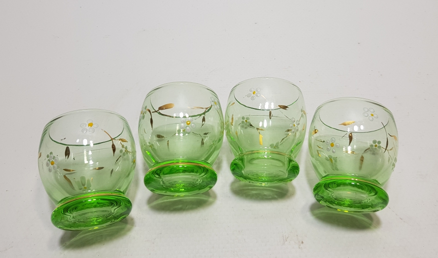 MİNELİ VE ALTIN VARAKLI 4 ADET ZEMZEM BARDAĞI