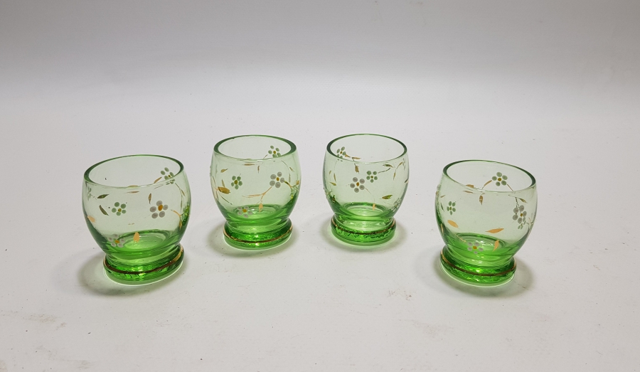 MİNELİ VE ALTIN VARAKLI 4 ADET ZEMZEM BARDAĞI