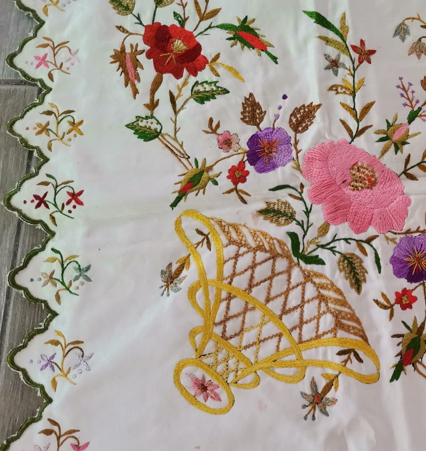 İPEK ATLAS ÜZERİ İPEK İŞLİ HAMAM BOHÇASI