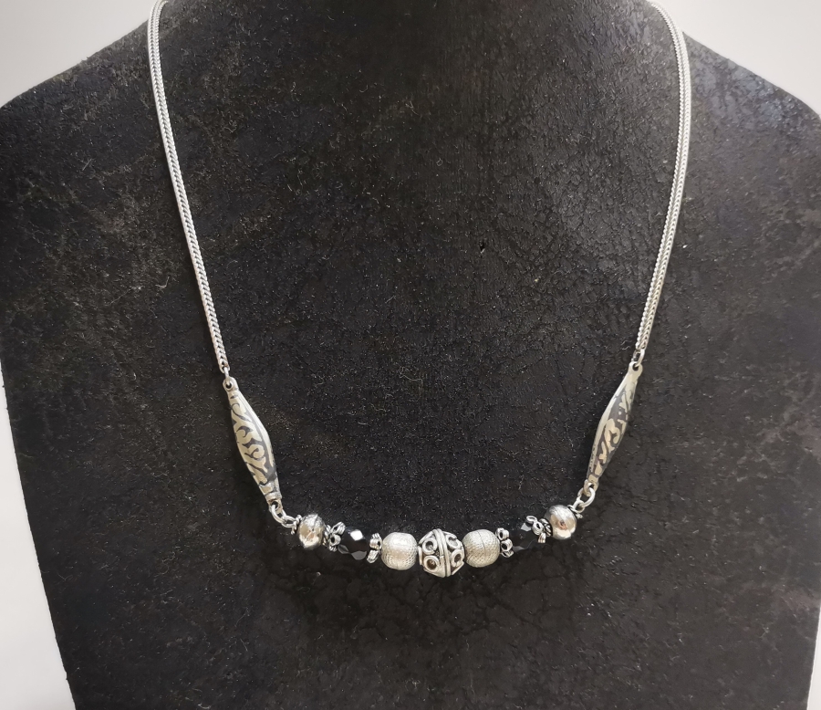 ÜZERİ SAVAT İŞÇİLİKLİ OSMANLI PARÇALARDAN DİZAYN EDİLMİŞ ANTİKA GERDANLIK