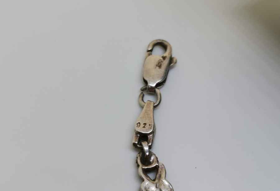 KABARTMA İŞÇİLİKLİ GÜMÜŞ BİLEKLİK