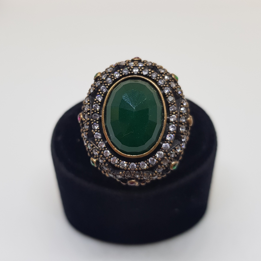 ÜZERİ TAŞLARLA SÜSLÜ BÜYÜK BOY HÜRREM MODEL GÜMÜŞ YÜZÜK