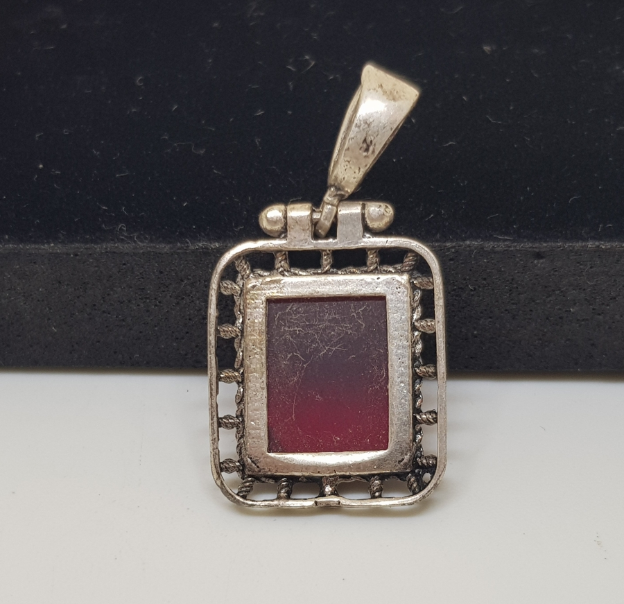 ÜZERİ FASETA KESİMLİ TELKARİ İŞÇİLİKLİ GÜMÜŞ KOLYE UCU