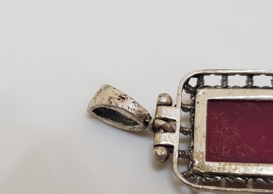 ÜZERİ FASETA KESİMLİ TELKARİ İŞÇİLİKLİ GÜMÜŞ KOLYE UCU