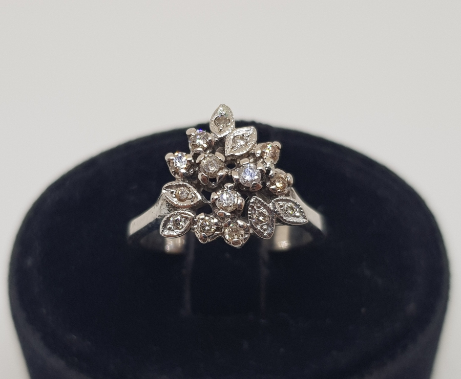 YAPRAK MODEL PIRLANTA TAŞLI ÖZEL YAPIM YÜZÜK