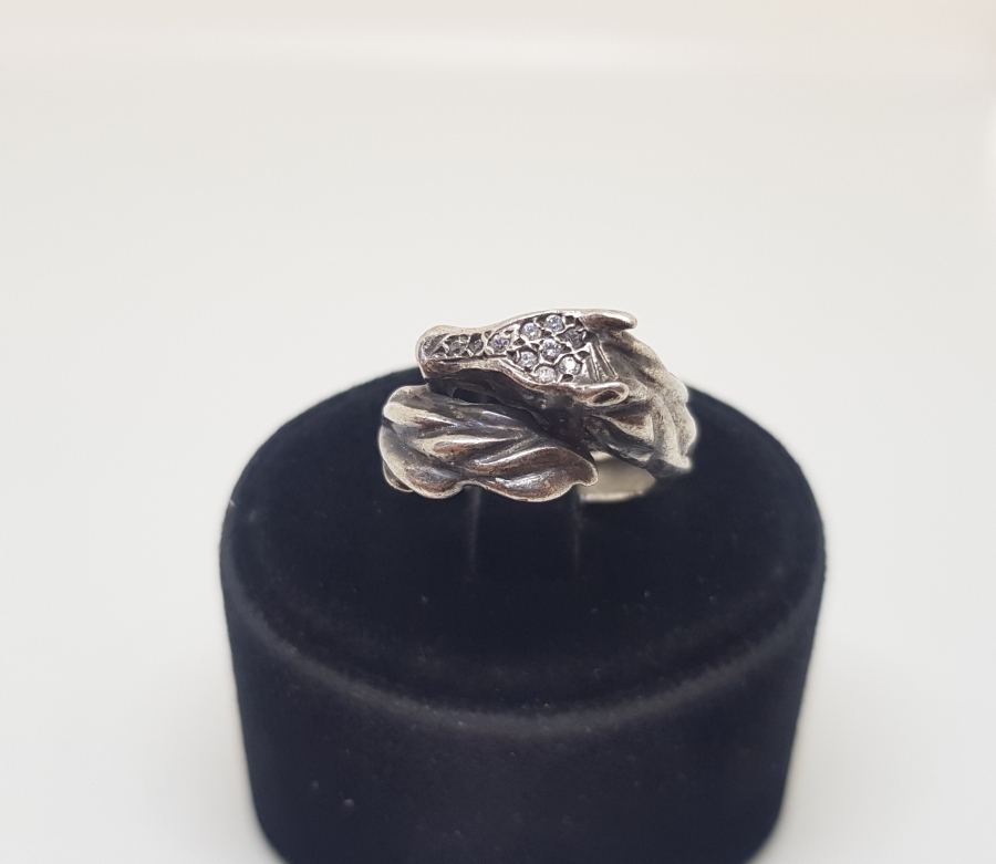 AT BAŞI FORMUNDA YAPILMIŞ MARGAZİT TAŞLI GÜMÜŞ YÜZÜK