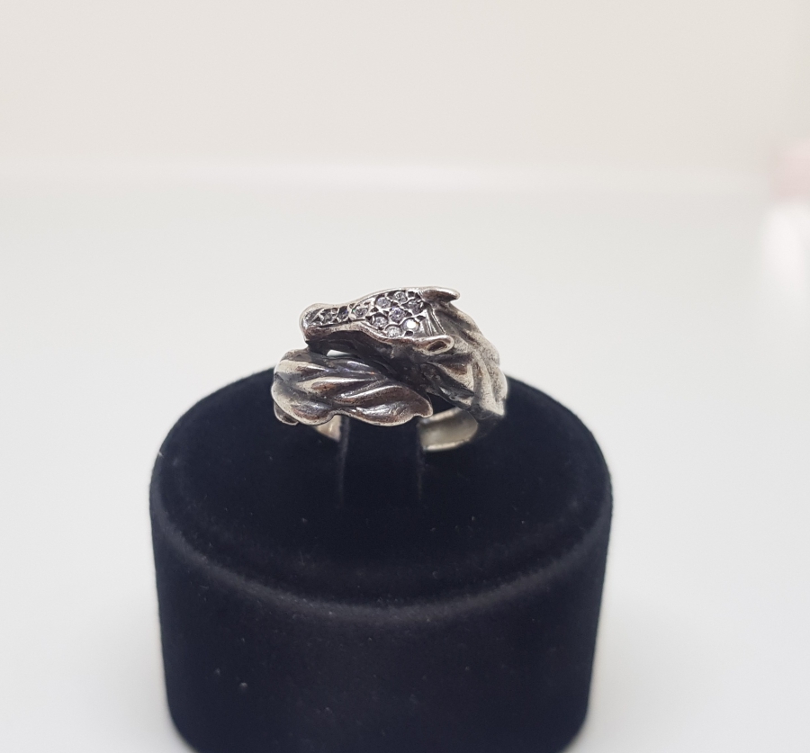 AT BAŞI FORMUNDA YAPILMIŞ MARGAZİT TAŞLI GÜMÜŞ YÜZÜK