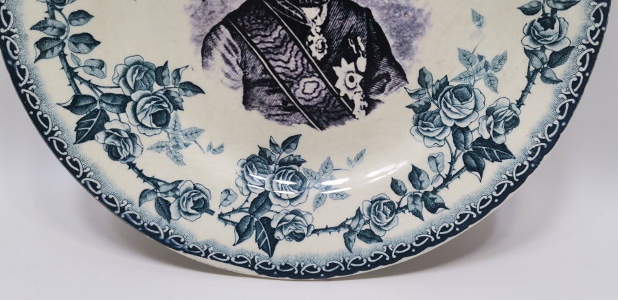 ABDÜLAZİZ HAN GÖRSELLİ ABDÜLAZİZ HANIN AVRUPA ZİYARETİ HATIRASI İÇİN YAPILMIŞ NADİR PORSELEN TABAK