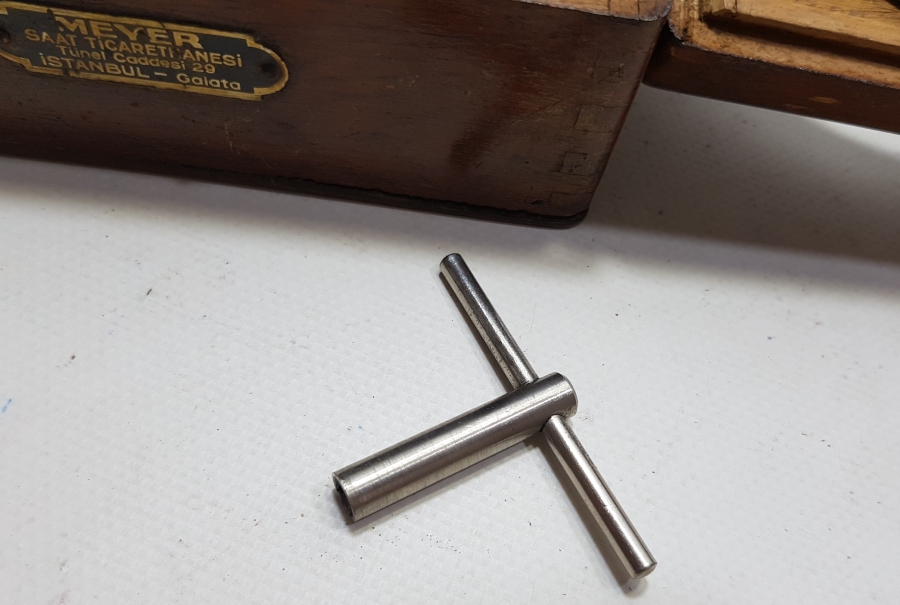 SARAY SAKİSİ MEYER USTA TARAFINDAN YAPILMIŞ ÇOK NADİR CUMHURİYET BAŞLARI AT YARIŞI SAATİ