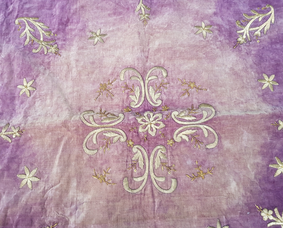 KADİFE ÜZERİ SIRMA İŞÇİLİKLİ OSMANLI DÖNEMİ GELİN BOHÇASI