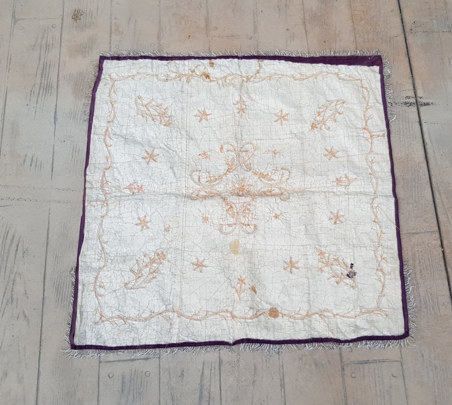 KADİFE ÜZERİ SIRMA İŞÇİLİKLİ OSMANLI DÖNEMİ GELİN BOHÇASI