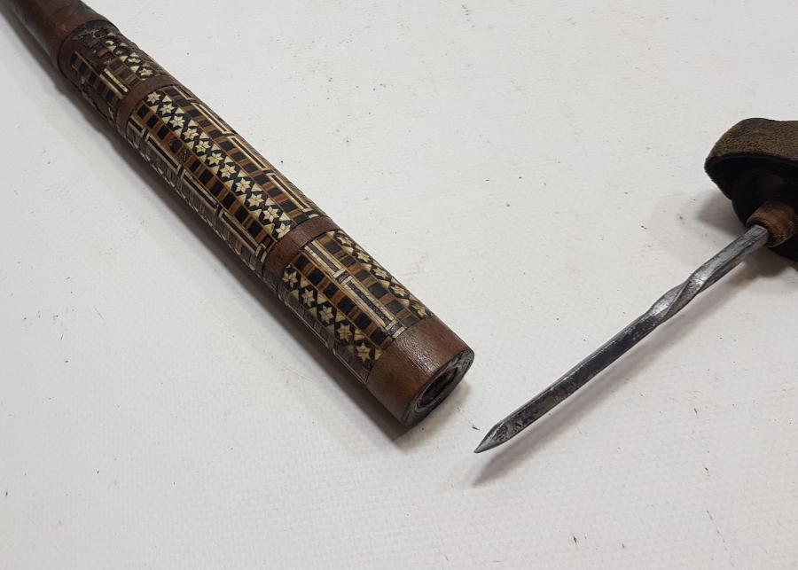 ÜZERİ MARKUTERİ İŞÇİLİKLİ OSMANLI DÖNEMİ GİZLİ ŞİŞLİ ÇOK NADİR KAMÇI SAPI