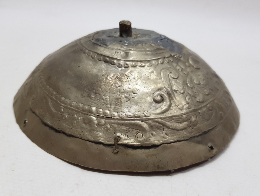 ÜZERİ KABARTMA İŞÇİLİKLİ OSMANLI DÖNEMİ KUBBELİ TEPELİK