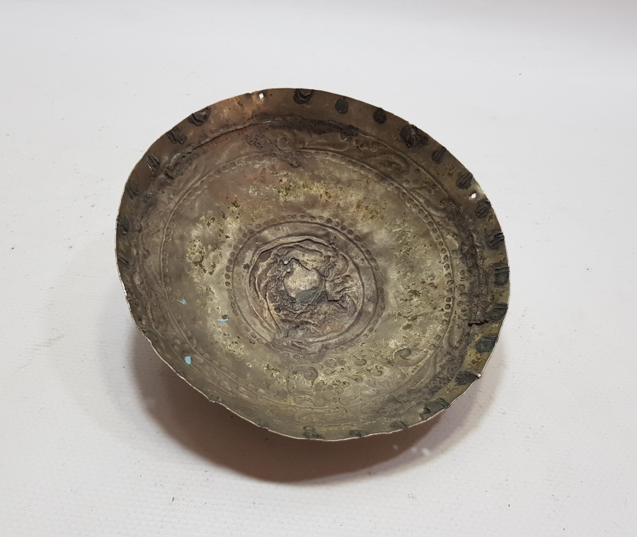 ÜZERİ KABARTMA İŞÇİLİKLİ OSMANLI DÖNEMİ KUBBELİ TEPELİK