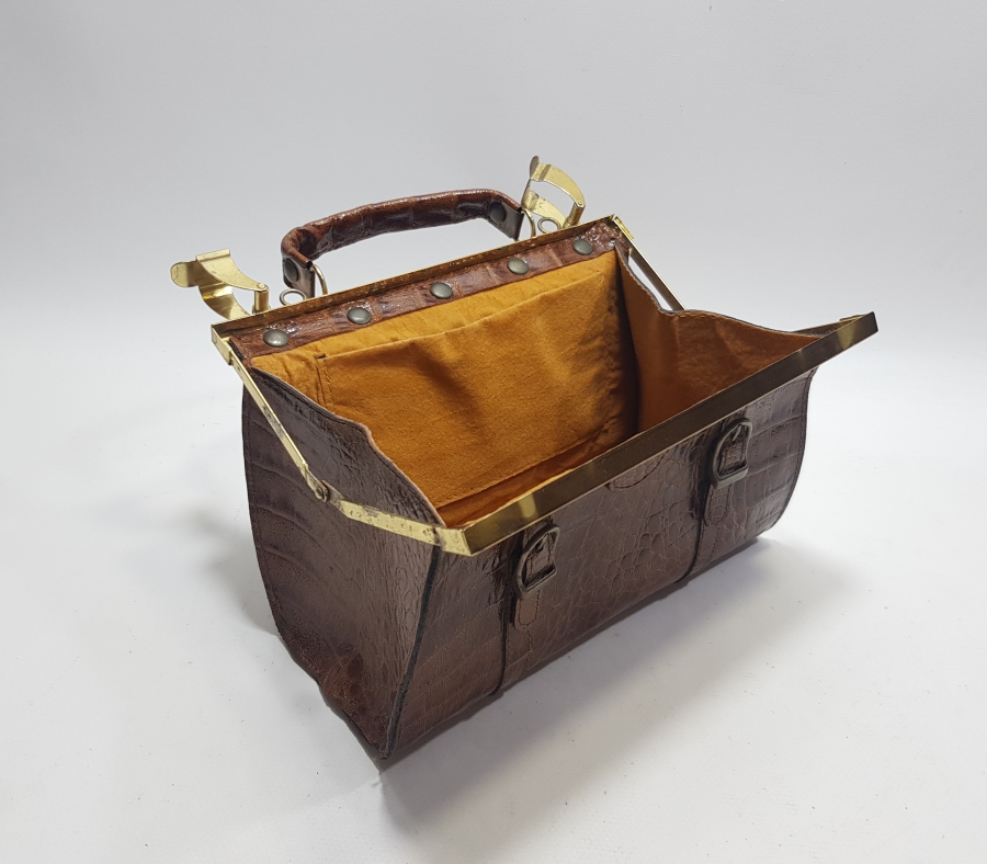 TİMSAH DERİSİNDEN MAMUL ANTİKA ÇANTA