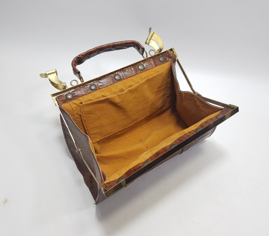 TİMSAH DERİSİNDEN MAMUL ANTİKA ÇANTA