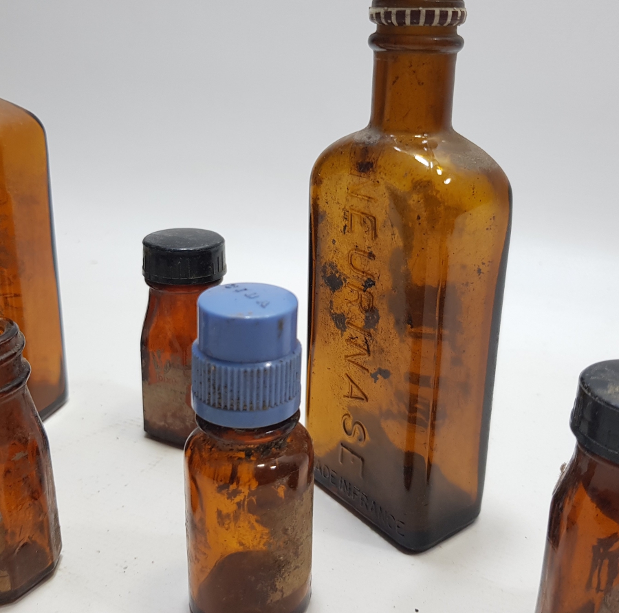 ECZACILIK TARİHİ -ANTİKA CAM İLAÇ ŞİŞESİ LOTU