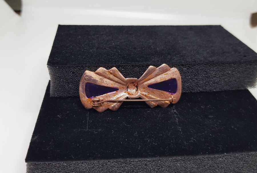 ELMAS TAŞLI VE MİNE İŞÇİLİKLİ PAPYON MODEL BROŞ