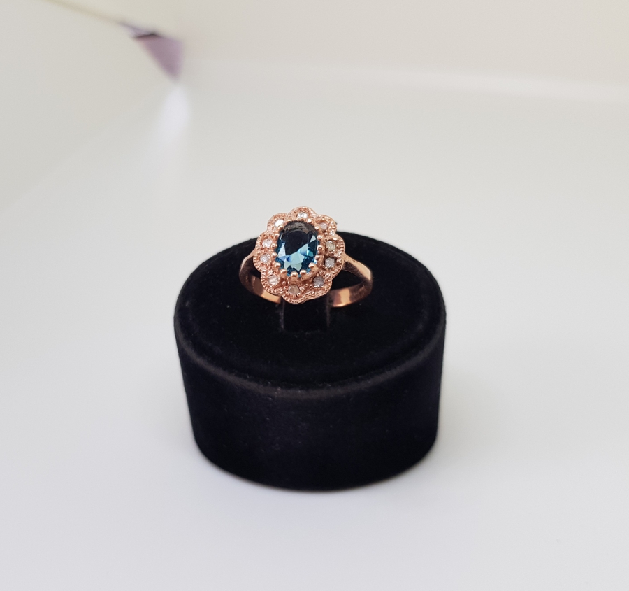 SAFİR VE ELMAS TAŞLI PAPATYA MODEL YÜZÜK