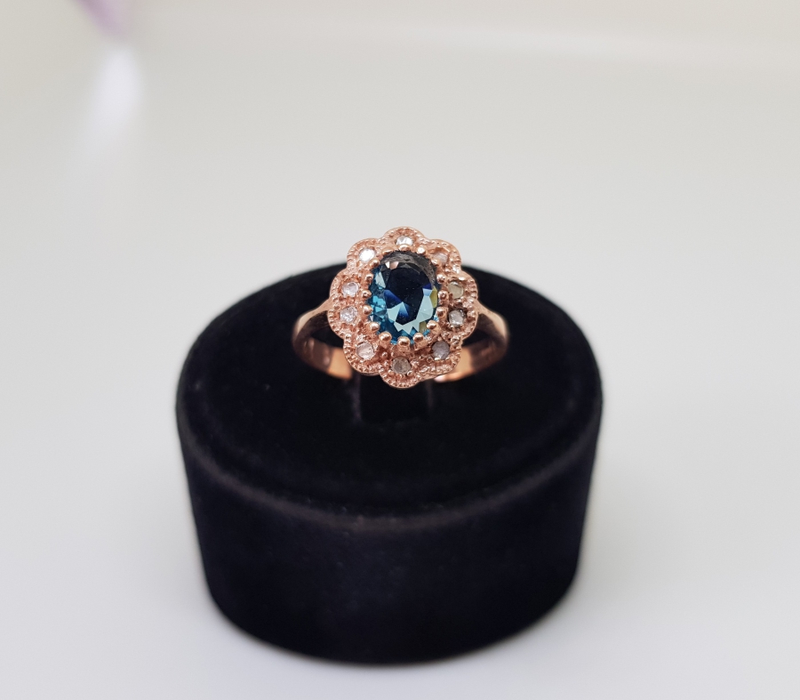 SAFİR VE ELMAS TAŞLI PAPATYA MODEL YÜZÜK