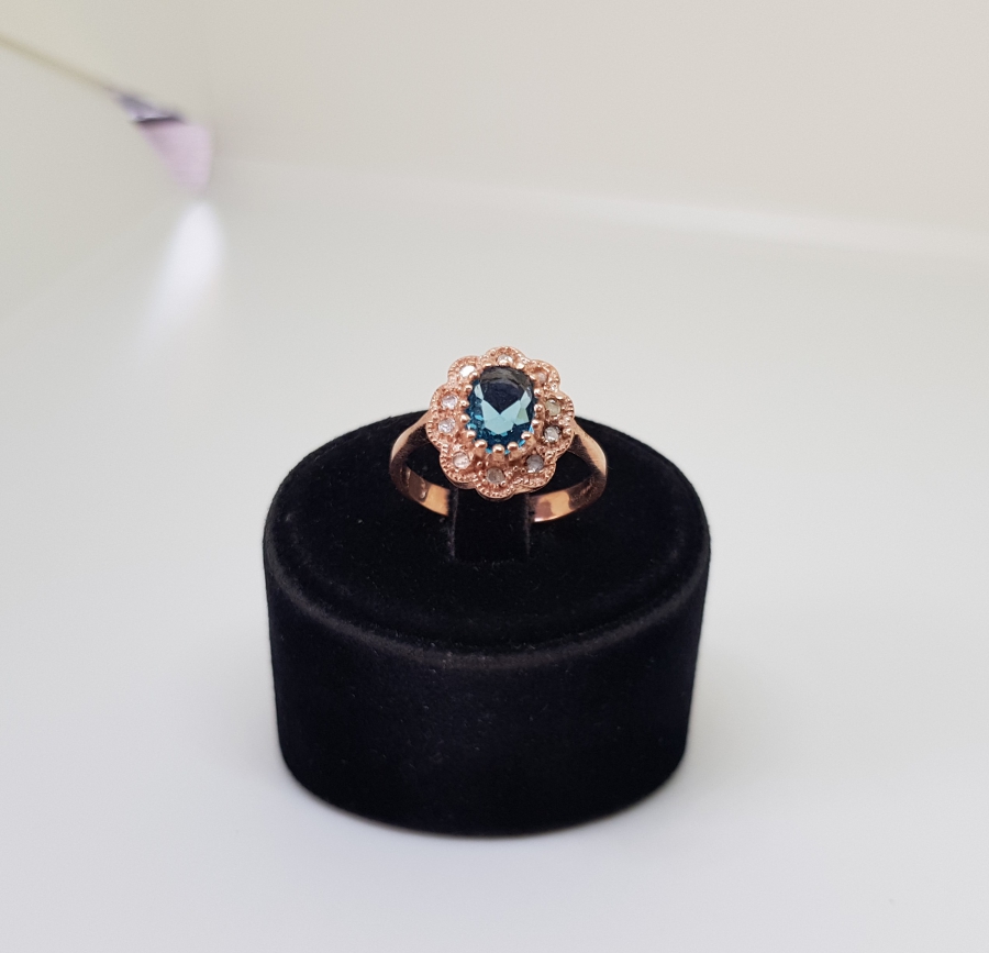 SAFİR VE ELMAS TAŞLI PAPATYA MODEL YÜZÜK