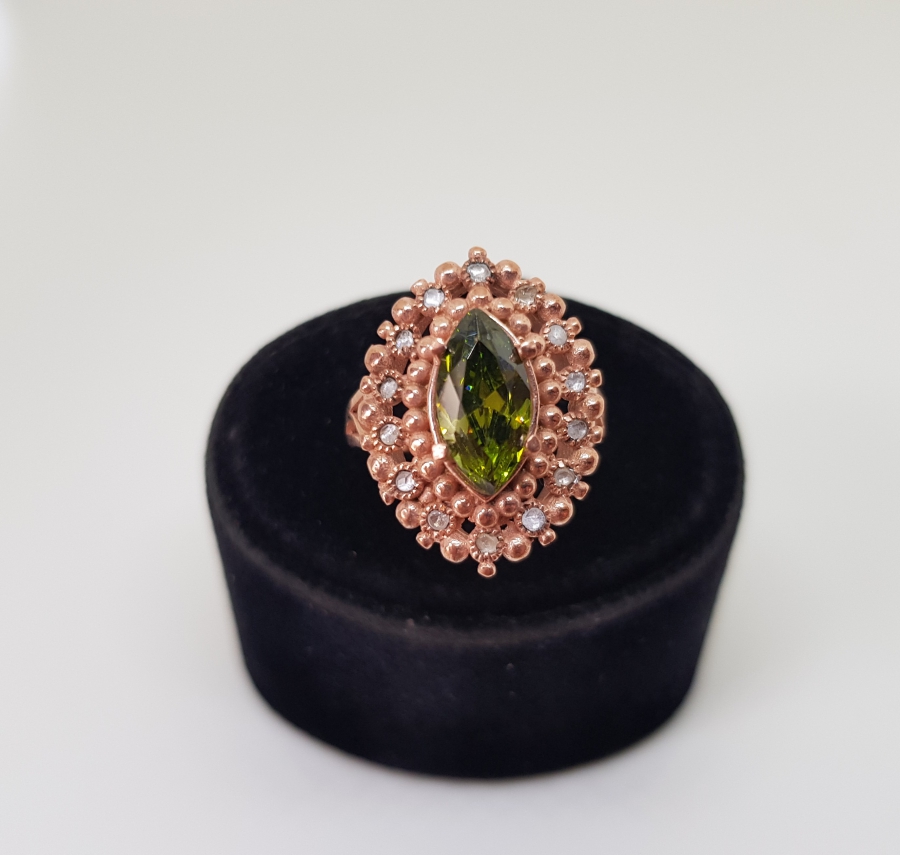 ELMAS VE SİTRİN TAŞLARLA SÜSLÜ MEKİK MODELİ YÜZÜK