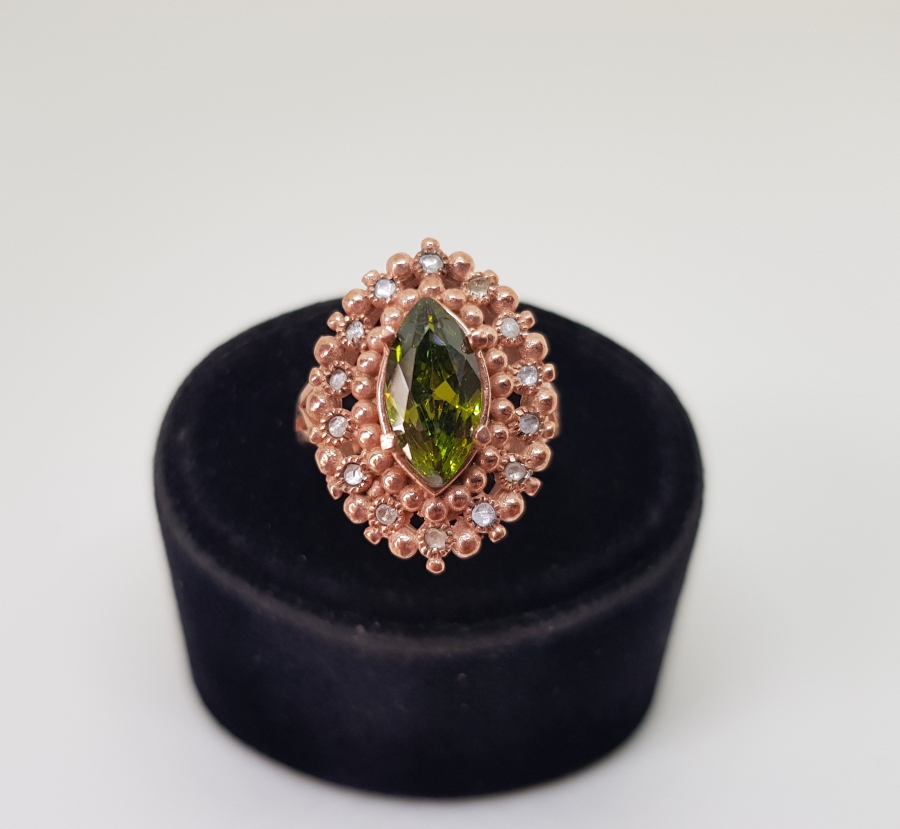 ELMAS VE SİTRİN TAŞLARLA SÜSLÜ MEKİK MODELİ YÜZÜK