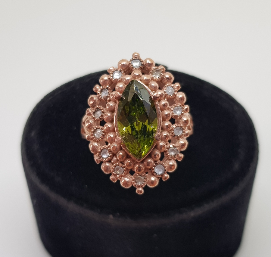 ELMAS VE SİTRİN TAŞLARLA SÜSLÜ MEKİK MODELİ YÜZÜK