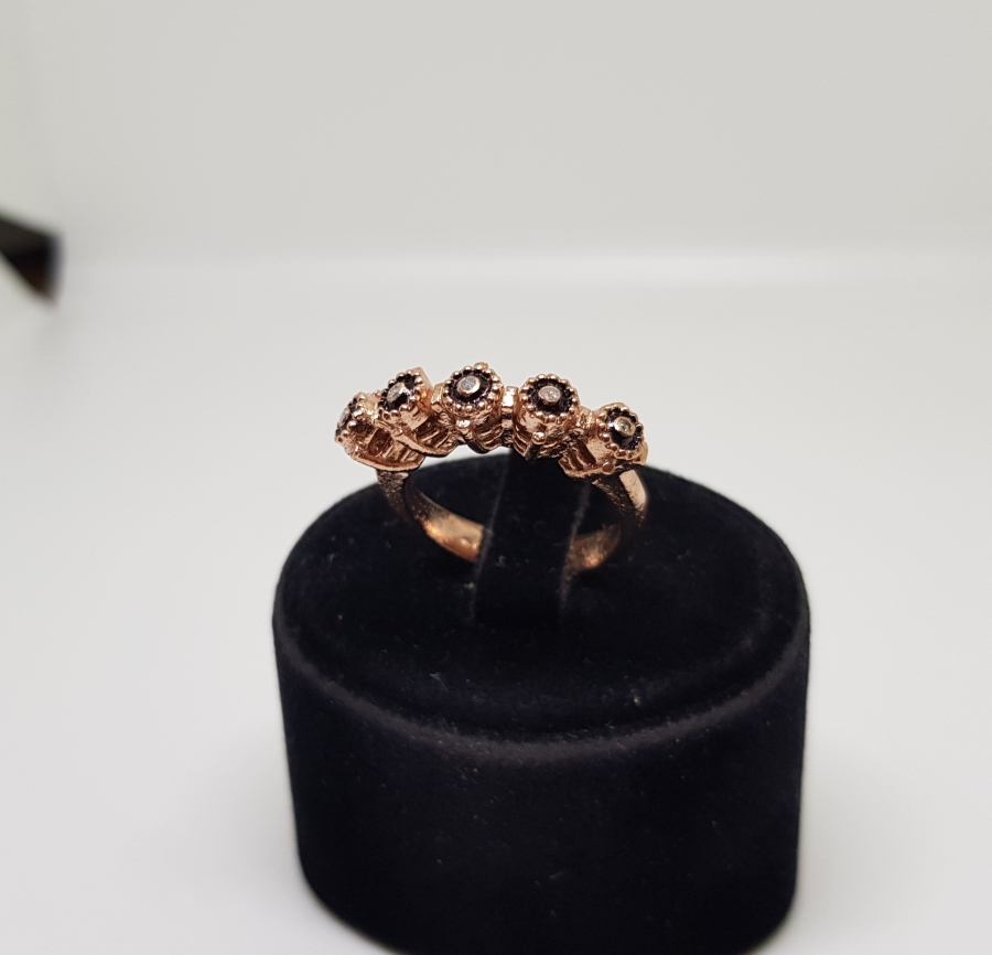 BEŞTAŞLI ELMASLI YÜZÜK