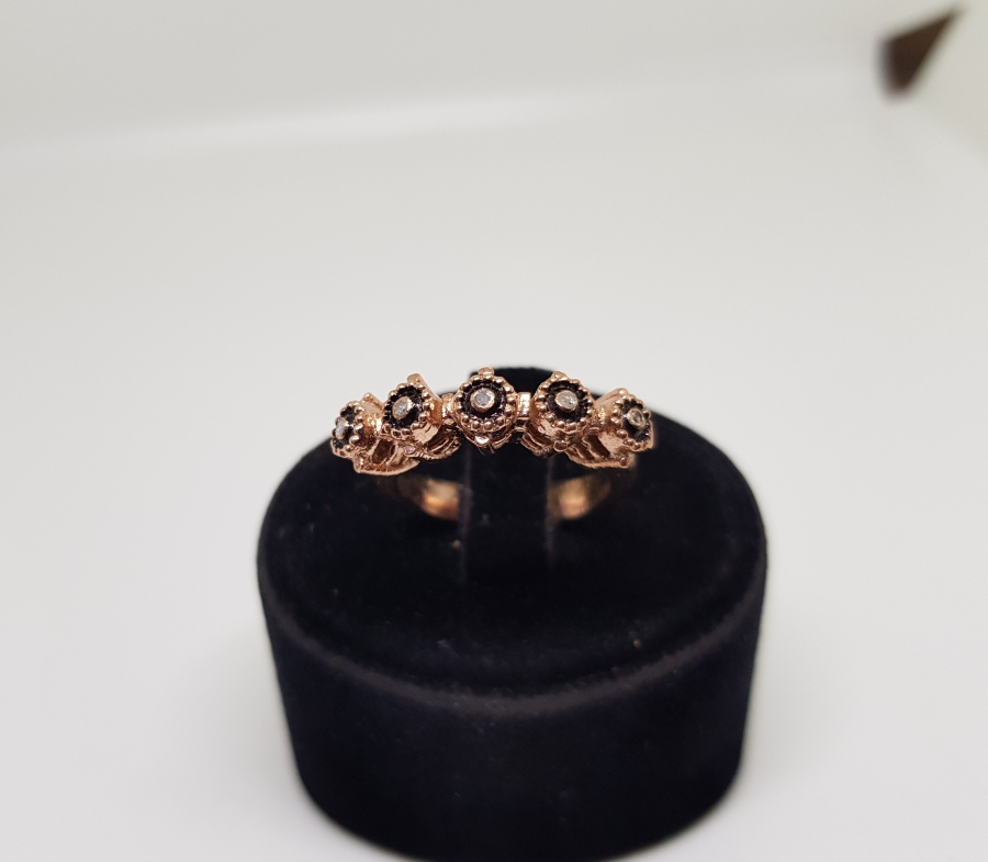 BEŞTAŞLI ELMASLI YÜZÜK