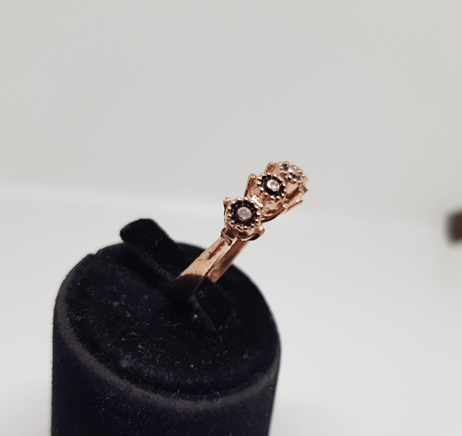 BEŞTAŞLI ELMASLI YÜZÜK