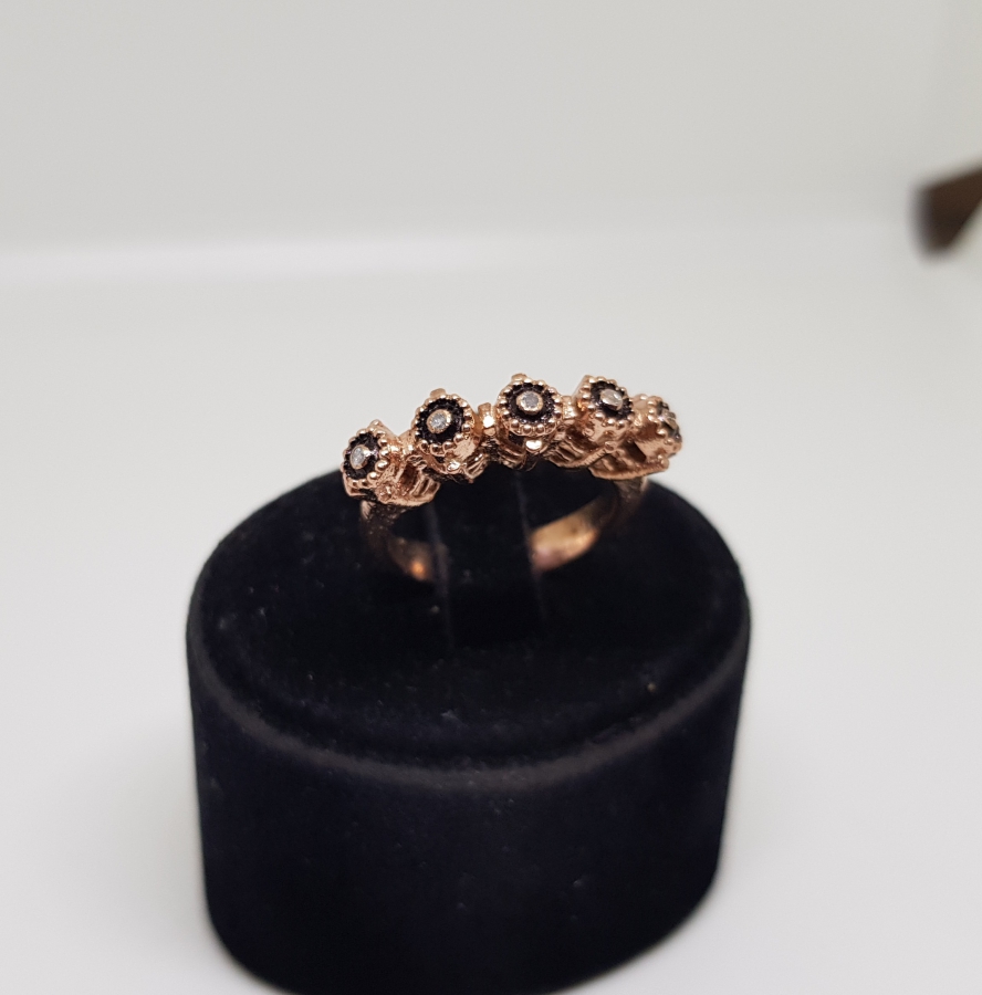 BEŞTAŞLI ELMASLI YÜZÜK