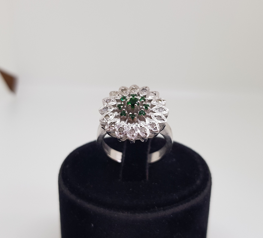 PIRLANTA VE ZÜMRÜT TAŞLI GÜNEŞ MODEL YÜZÜK