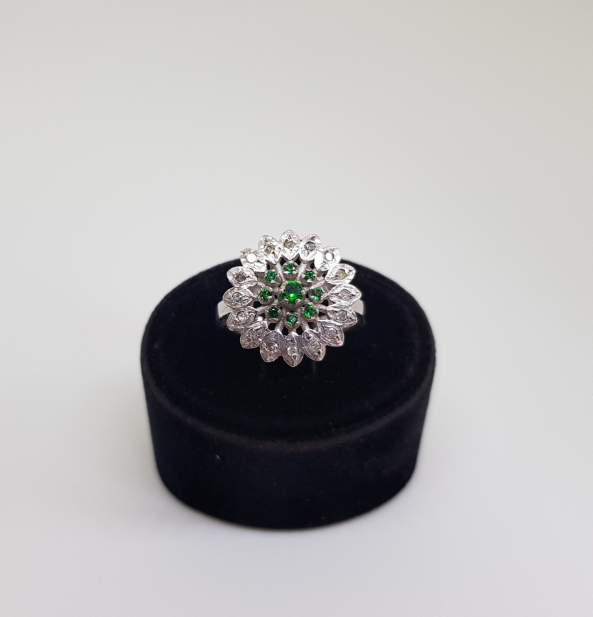 PIRLANTA VE ZÜMRÜT TAŞLI GÜNEŞ MODEL YÜZÜK