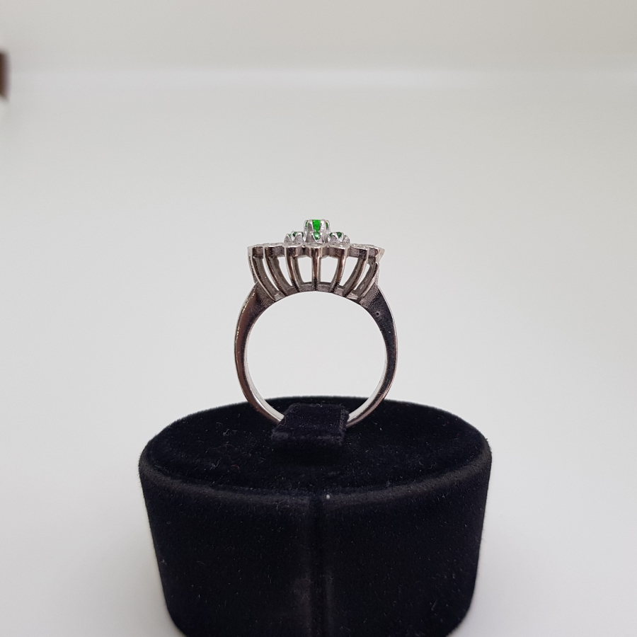 PIRLANTA VE ZÜMRÜT TAŞLI GÜNEŞ MODEL YÜZÜK