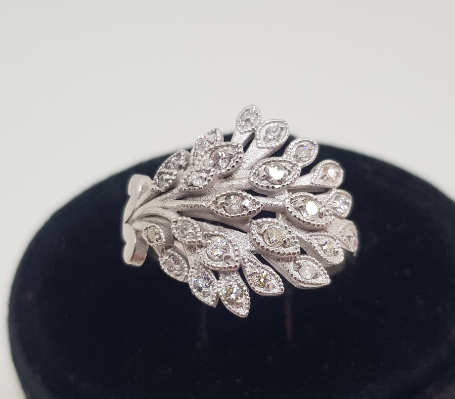 PIRLANTA TAŞLI DALLI YAPRAK MODEL YÜZÜK