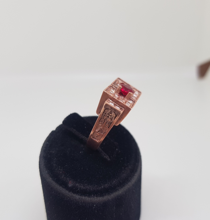 ELMAS VE YAKUT TAŞLI DİKDÖRTGEN MODEL YÜZÜK