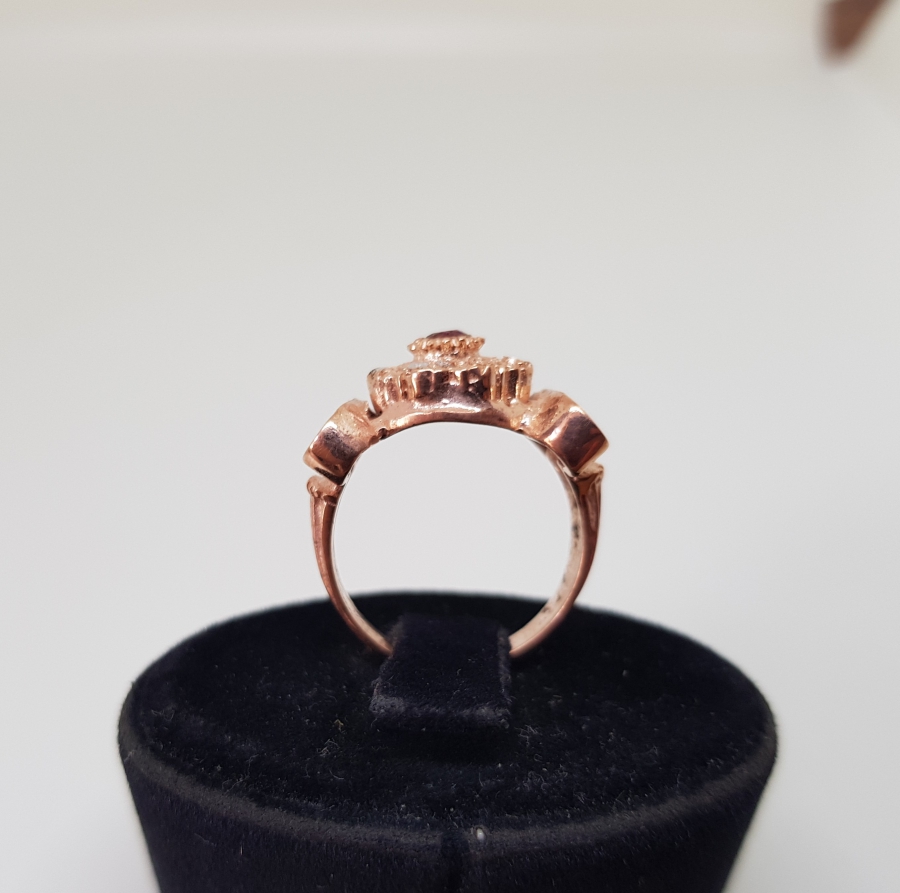 ÜZERİNDE ELMAS VE YAKUT TAŞLARI BULUNAN KOÇ BAŞI MODELİ YÜZÜK