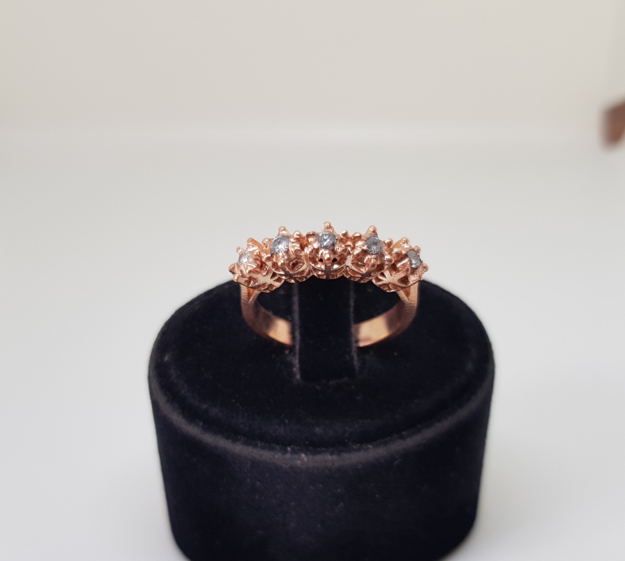 BEŞTAŞ MODEL PIRLANTA TAŞLI YÜZÜK