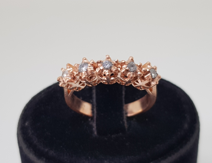 BEŞTAŞ MODEL PIRLANTA TAŞLI YÜZÜK