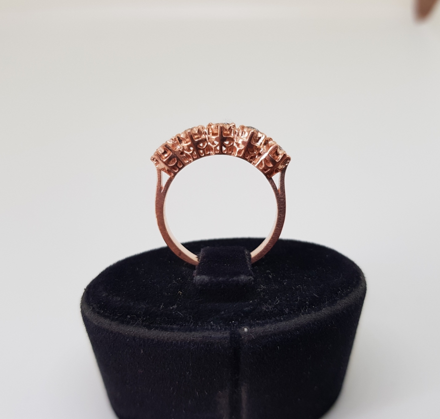 BEŞTAŞ MODEL PIRLANTA TAŞLI YÜZÜK