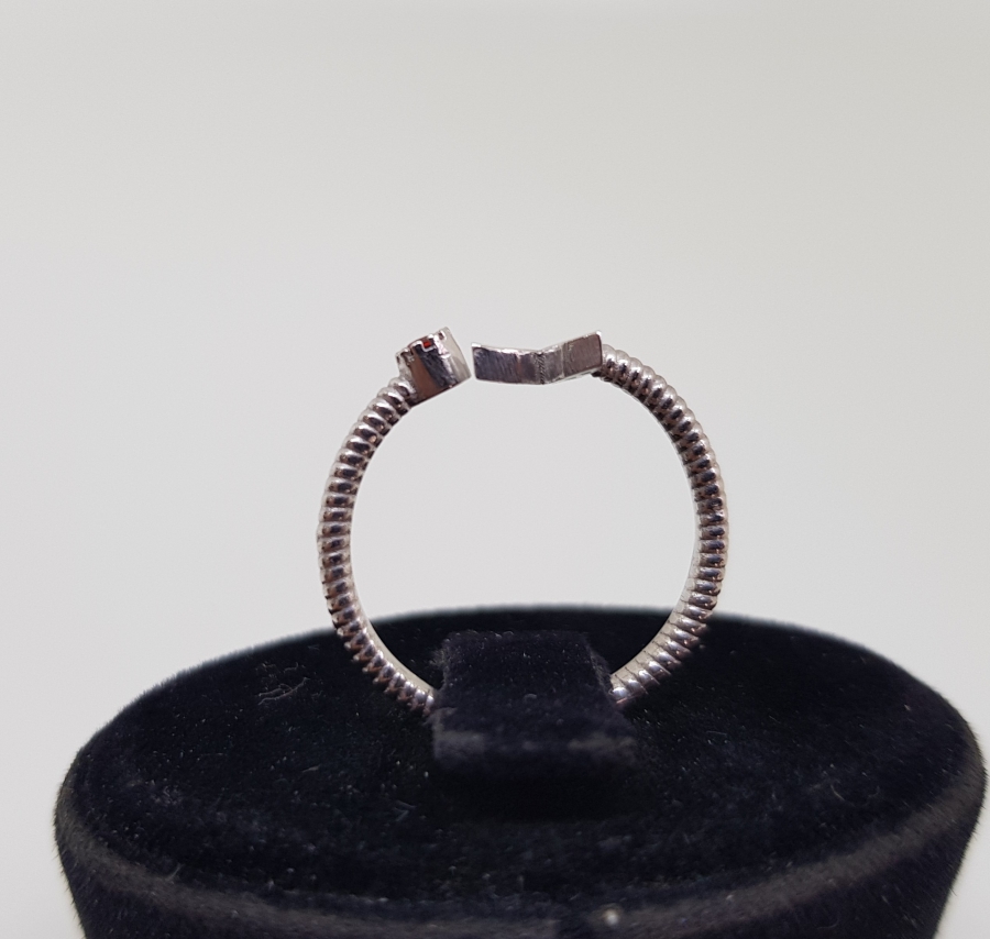 ZÜMRÜT VE ELMAS TAŞLI KELEBEK MODEL YÜZÜK