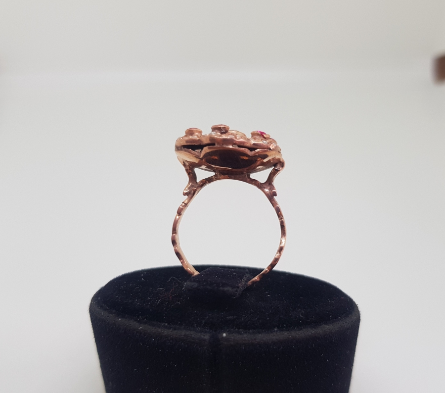 ELMAS VE YAKUT TAŞLI BÜYÜK BOY ÇİÇEK MODELİ YÜZÜK