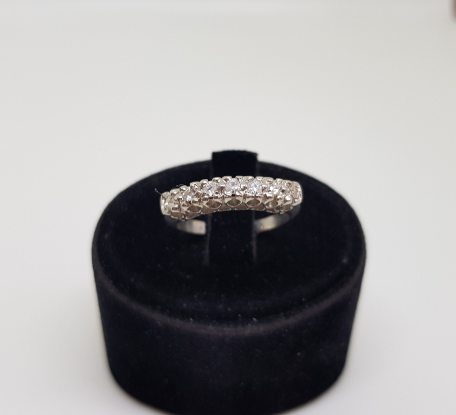 YEDİTAŞ MODEL PIRLANTA TAŞLI YÜZÜK