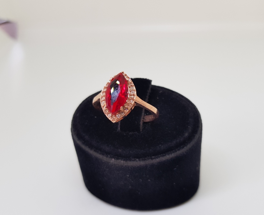 AVRUPA DAMLA MEKİK MODELİ PIRLANTA TAŞLI YÜZÜK